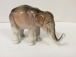 楽天hokushin【送料無料】キッチン用品・食器・調理器具・陶器　ロイヤル磁器象フィギュアトランクアップRoyal Dux 672/2 Porcelain Elephant Figurine Trunk-Up