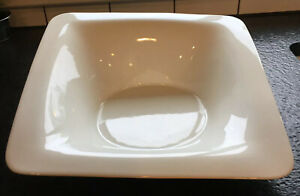 Richard Ginori Bone China Serving Bowl White Modern EUCリチャードジニロボーン中国サービングボウルホワイトモダン※注意※NYからの配送になりますので2週間前後お時間をいただきます。人気の商品は在庫が無い場合がございます。ご了承くださいませ。サイズの種類の商品は購入時の備考欄にご希望のサイズをご記載ください。　携帯メールでの登録ですと楽天からのメールが届かない場合がございます。