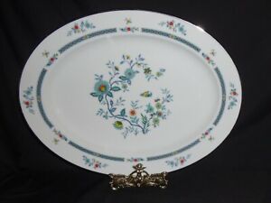 NORITAKE SHANGRI-LA LARGE PLATTER 16 1/8 MINT CONDITIONノリタカシャングリララージプラッターミントコンディション※注意※NYからの配送になりますので2週間前後お時間をいただきます。人気の商品は在庫が無い場合がございます。ご了承くださいませ。サイズの種類の商品は購入時の備考欄にご希望のサイズをご記載ください。　携帯メールでの登録ですと楽天からのメールが届かない場合がございます。