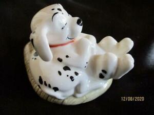 Vintage Royal Doulton 101 Dalmations Figurine 1977-1999 ヴィンテージロイヤル・ドルトンダルミネーションフィギュア※注意※NYからの配送になりますので2週間前後お時間をいただきます。人気の商品は在庫が無い場合がございます。ご了承くださいませ。サイズの種類の商品は購入時の備考欄にご希望のサイズをご記載ください。　携帯メールでの登録ですと楽天からのメールが届かない場合がございます。