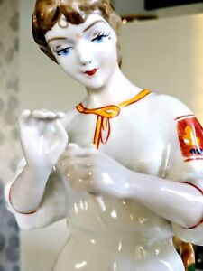 【送料無料】キッチン用品・食器・調理器具・陶器　ロシアアンティーク像「花を持つ少女」Russian Antique Statue Girl with a flower