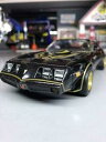 【送料無料】模型車 モデルカー ポンティアックトランスアム1980 pontiac firebird trans am 124