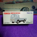 【送料無料】模型車 モデルカー トミカヴィンテージマツダローベッドtomica limited vintage mazda e2000 low bed