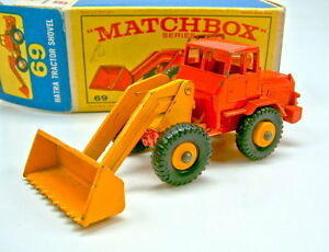 【送料無料】模型車 モデルカー マッチボックスハトラトターシャベルオレンジイエローレアmatchbox 69b hatra tractor shovel 2 coloured orange amp; yellow extremely rare