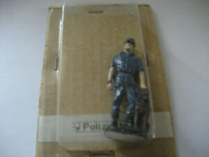 【送料無料】模型車 モデルカー ブリスター143 metal cop with dog blue in blister