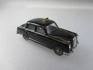 【送料無料】模型車 モデルカー ワイキングメルセデスタクシーシュブwiking mercedes 220 taxi, star missing schub 88