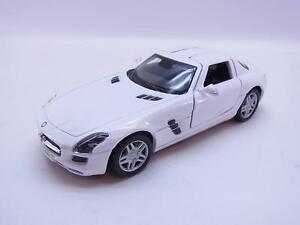 【送料無料】模型車 モデルカー キンスマートメルセデスベンツスケールエンジン28697 kinsmart mercedes benz sls amg car scale white 1 3 engine 6