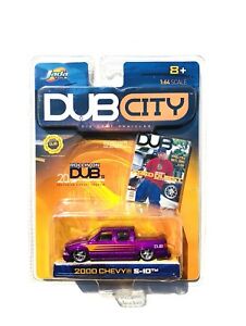 【送料無料】模型車 モデルカー ジェイダダブシティシェビースケールjada dub city 2000 chevy s10 164 scale