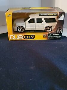 【送料無料】模型車 モデルカー ダブシティスケールキャデラックエスカレードdub city 143 scale 2007 cadillac escalade esv free shipping