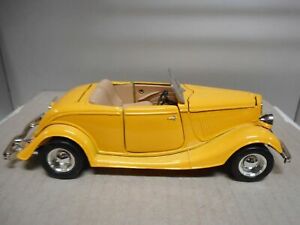 【送料無料】模型車 モデルカー フォードホットロッドイエローモーターボックスford hot rod yellow 1934 motor max 124 usedno boxsee photos