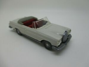 【送料無料】模型車 モデルカー ワイキングメルセデスカブリオレホワイトグレーアシッドマニュアルwiking mercedes 280se cabriolet, white grey, acid manual nr3824f