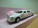 【送料無料】模型車 モデルカー リンカーンタウンカーリムジンlincoln towncar limousine just married white wedding 138