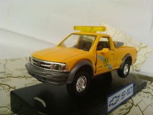 【送料無料】模型車 モデルカー シボレーピックアップトラックパークウェイオープンドア