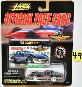 模型車 モデルカー ジョニーライトニングィシャルリトモコッシュコルベットネグロホワイトライトニングコンjohnny lightning oficial ritmo coches 78 corvette negro white lightning con