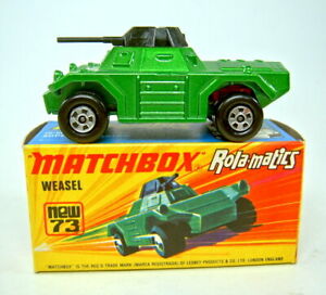 【送料無料】模型車 モデルカー マッチボックスイサチグリーンメタリックベースプレートトップボックス..