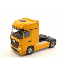 模型車 モデルカー メルセデスアクトロスギガスペースイエローmercedes actros mp4 gigaspace 4x2 yellow 150