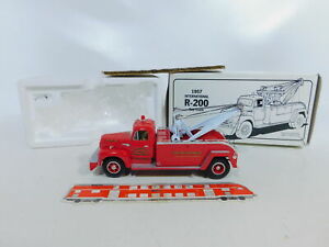 【送料無料】模型車 モデルカー ギアクレーンスプリングフィールドミントボックスca762 first gear 1 3..