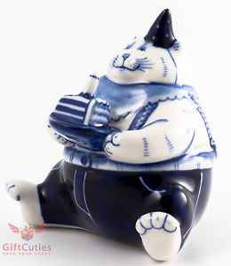 【送料無料】猫　ネコ　キャット　置物　ロシアバースデーケーキgzhel russian handpainted porcelain figurine big fat lazy cat w birthday cake