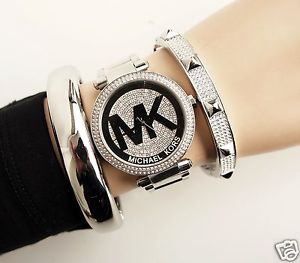 【送料無料】腕時計　ウォッチレディースステンレスカラーシルバークリスタルoriginal michael kors uhr damenuhr mk5925 edelstahl farbesilber kristall neu