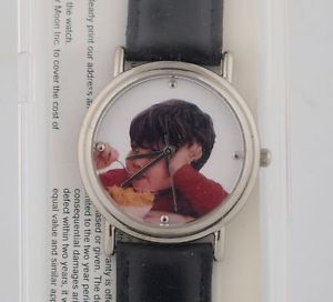【送料無料】腕時計 ウォッチボックスコーンフレークhe likes it mikey life cereal advertising character watch special edition in box