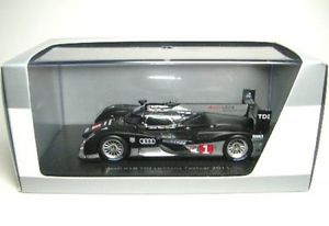 【送料無料】模型車　モデルカー　スポーツカーアウディルマンaudi r18 tdi lemans 1 testcar 2011