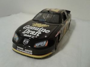 【送料無料】模型車　モデルカー　スポーツカーウォレス＃ミラードラフトレトロrusty wallace 2 2005 miller genuine draft retro dodge charger 124