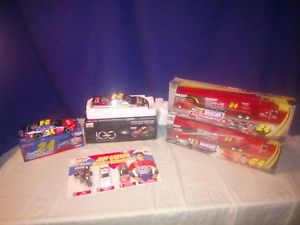 【送料無料】模型車 モデルカー スポーツカージェフゴードン24 2011ライオネルシボレー100aarp dtehロットjeff gordon 24 2011 lionel chevrolet 100th anniversary aarp dteh lot