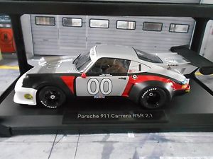 【送料無料】模型車　モデルカー　スポーツカーポルシェターボ＃デイトナフィールドporsche 911 rsr 21 turbo 00 daytona 1977 ongais field follmer 24h norev 118