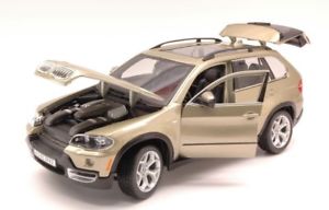 【送料無料】模型車　モデルカー　スポーツカースタンドモデルjm 2139795 bburago bu12076sg bmw x 5 2007 stands 118 model