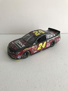 【送料無料】模型車 モデルカー スポーツカー2015ジェフゴードンdtehaarpライオネルnascar 124ダイカスト2015 jeff gordon dteh aarp lionel nascar 124 diecast