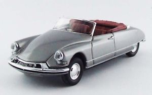 【送料無料】模型車　モデルカー　スポーツカーリオリシトロエンカブリオシルバーモデルjm2141590rio ri4481 citroen ds cabrio 1961 silver 143 model