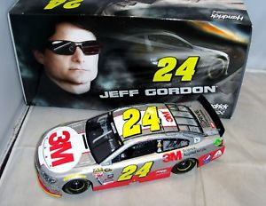 【送料無料】模型車 モデルカー スポーツカーアクション#ジェフゴードン124 action 2015 24 3m raceday dteh aarp chevy ss jeff gordon nib