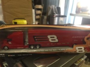 【送料無料】模型車　モデルカー　スポーツカーデイルアーンハートジュニアリグリッツwinners circle nascar 2004 dale earnhardt jr transporter rig ritz