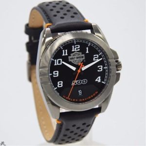 【送料無料】クロックマンハーレーダビッドソンオートバイバイカーb orologio bulova uomo harley davidson pelle moto biker motociclista sportster