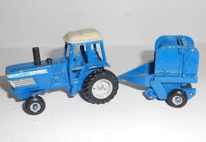 【送料無料】模型車　モデルカー　スポーツカー　スケールダイカストフォードトターベイラー164 scale ertl diecast ford tractor tw35 with bailer