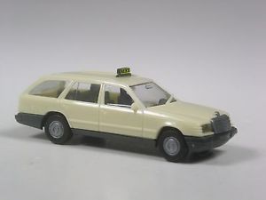 【送料無料】模型車　モデルカー　スポーツカー　トップメルセデスクラスステーションワゴンモデルタクシーtop herpa sondermodell mercedes 300 te eklasse kombi taxi