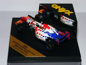 【送料無料】模型車　モデルカー　スポーツカー　オニキスフットワークハードonyx 242 footwork arrows hart fa16 max papis 143