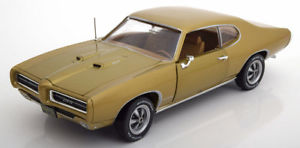 【送料無料】模型車　モデルカー　スポーツカー　ポンティアックライトゴールド118 ertlauto world pontiac gto 1969 lightgold