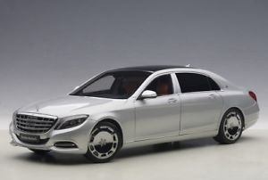 【送料無料】模型車　モデルカー　スポーツカー　クラスメルセデスマイバッハシルバーautoart 76292 118 mercedes maybach sklasse s600 v12 biturbo silver neu