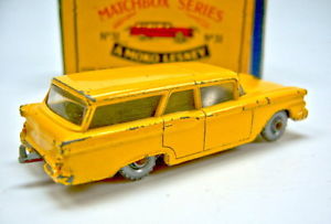 【送料無料】模型車 モデルカー スポーツカー マッチボックスフォードステーションワゴンmatchbox rw 31b ford station wagon in rarer farbe gelb in box