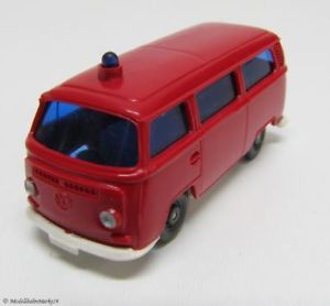 【送料無料】模型車　モデルカー　スポーツカー　トランスポーターwiking vw transporter t2 feuerwehr 187