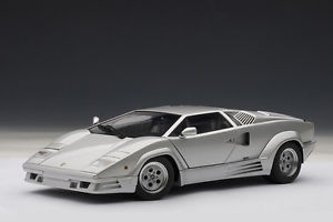 【送料無料】模型車　モデルカー　スポーツカー　ランボルギーニautoart 74536 lamborghini countach 25th anniversary 1990