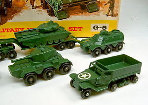 【送料無料】模型車　モデルカー　スポーツカー　マッチボックスセットトップmatchbox g5 military vehicle set giftset 1964 top in e box