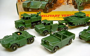 【送料無料】模型車　モデルカー　スポーツカー　マッチボックスセットトップmatchbox g5 military vehicle set giftset 1964 top in e box