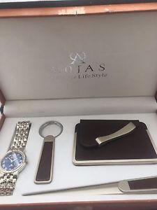 【送料無料】rojas mens quartz bracelet watch with a card holder key chain amp; letter opener 【送料無料】rojas mens quartz bracelet watch with a card holder key chain amp; letter opener