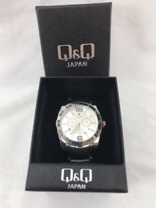 【送料無料】 mens qamp;q quartz 5 bar water resistant watch retail 5995