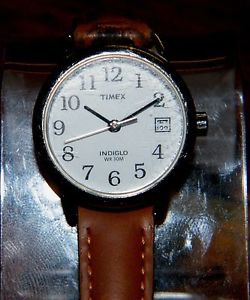 【送料無料】timex indiglo wr 30m silver plated wrist watch with date leather strap