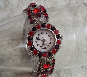 【送料無料】silvertone red rhinestone stretch bracelet watch c53 【送料無料】silvertone red rhinestone stretch bracelet watch c53