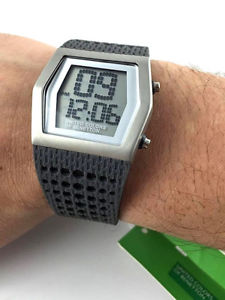 【送料無料】orologio benetton digitale gomma rubber watch led illuminazione introvabile 【送料無料】orologio benetton digitale gomma rubber watch led illuminazione introvabile