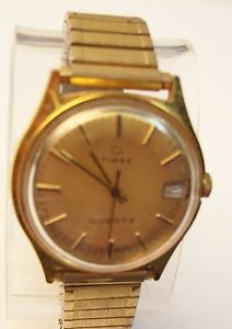 【送料無料】vintage mens goldtone timex ca